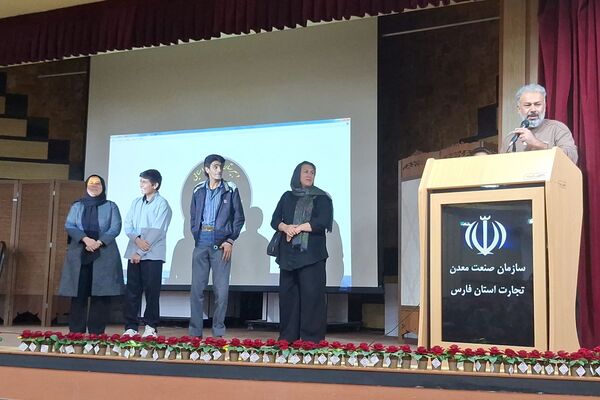 جشن میلاد بانوی دو عالم و گرامیداشت مقام مادر در دبیرستان رازی شیراز 
