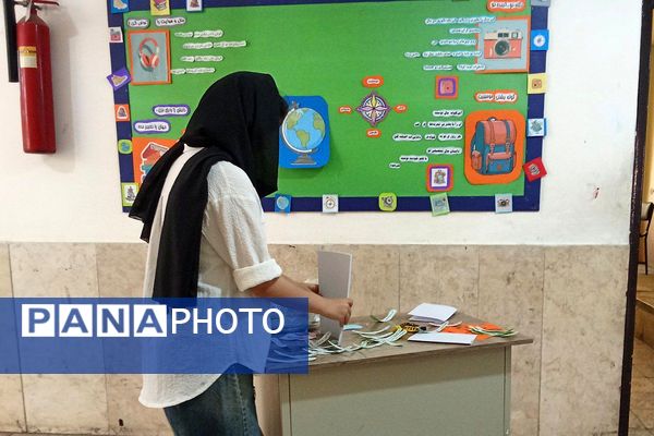 اجرای طرح غبارروبی نمازخانه مدارس در دبیرستان توحید یک شهرستان قدس