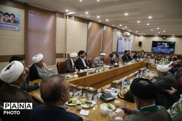 نشست بررسی برگزاری تجمعات مردمی در همدان
