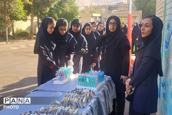 جشن جوانه‌ها در دبیرستان هیئت‌امنایی فرشتگان شیراز