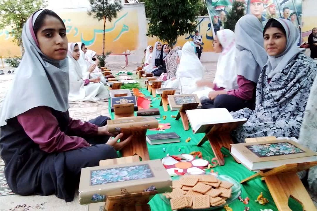 از برگزاری مراسم افطاری روزه اولی‌ها تا محفل انس با قرآن