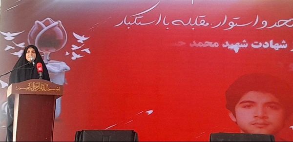 نوجوانان در مقابله با توطئه‌های دشمنان نقش‌آفرینی کنند