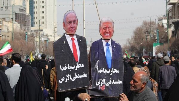 حضور پرشور مردم مشهد در راهپیمایی ۲۲بهمن 