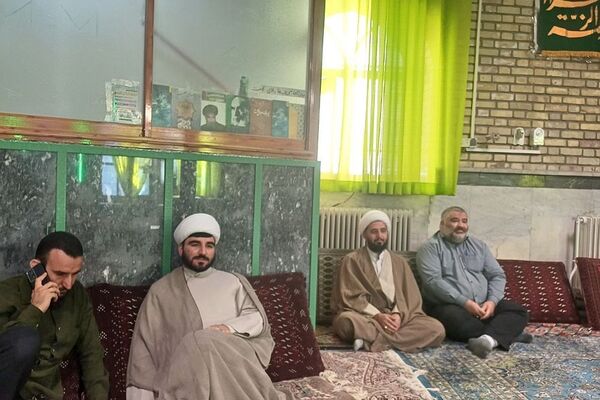محفل انس با قرآن کریم با حضور پرشور دانش‌آموزان شهر آبسرد شهرستان دماوند