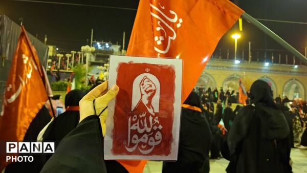 رسم وداع  با پیکر مطهر امام قائد