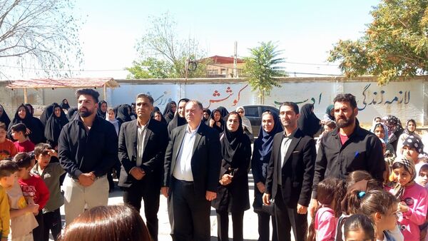 توزیع لوازم التحریر به کودکان نیازمند در روستای سراب غضنفر نورآباد
