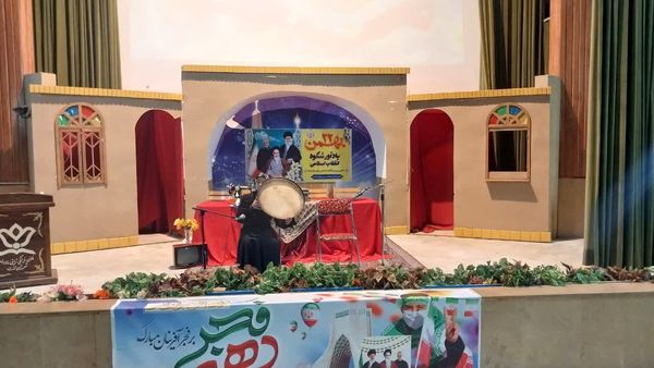 مراسم جشن نیمه شعبان توسط هنرجویان هنرستان فاطمه الزهرا (س)