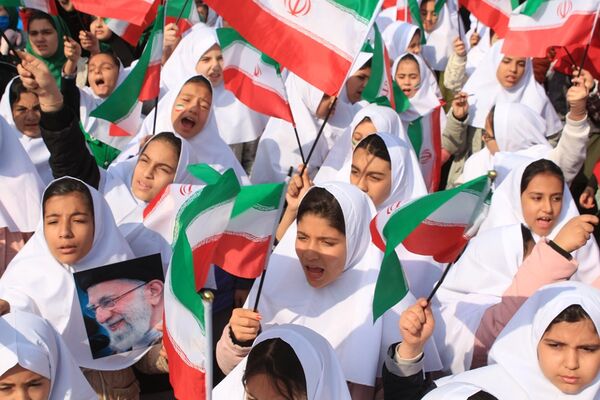 حضور پرشور مردم بهارستانی در راهپیمایی ۲۲ بهمن