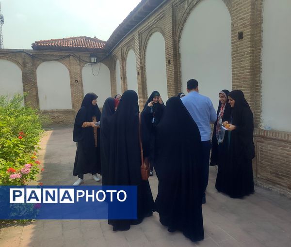 بازدید دانش‌آموزان حاضر در مسابقات قرآن از اماکن تاریخی و طبیعی ساری 