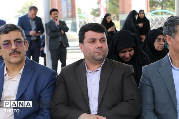 گرامی داشت مقام معلم و آئین گلباران مزار شهدای گمنام