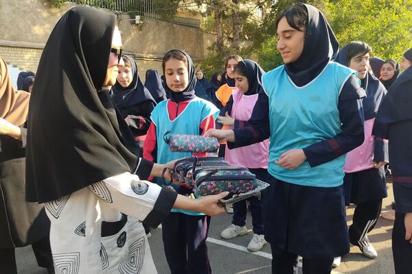 به‌مناسبت هفته بهداشت روان در دبیرستان فرشتگان ناحیه ۴شیراز 
