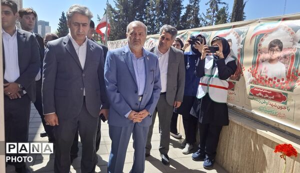 آغاز سال تحصیلی با عطر نیایش؛ طنین زنگ نماز در دبیرستان رازی منطقه ۳