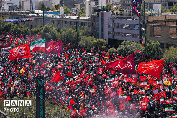 تشییع پیکر رهبر شهید انقلاب در مشهد مقدس-۳