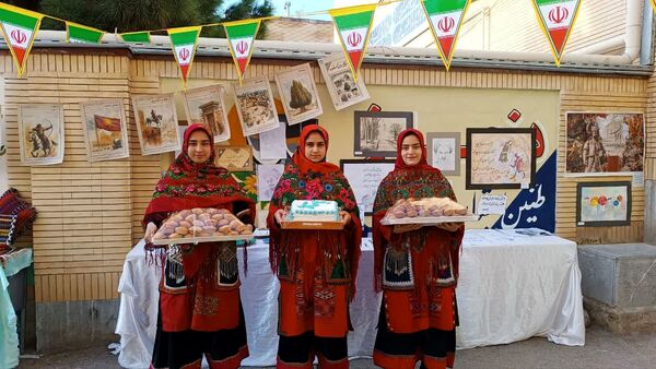 جشن باشکوه و پرشور ایرانمون در آموزشگاه دخترانه فاطمیه شهر کلات 