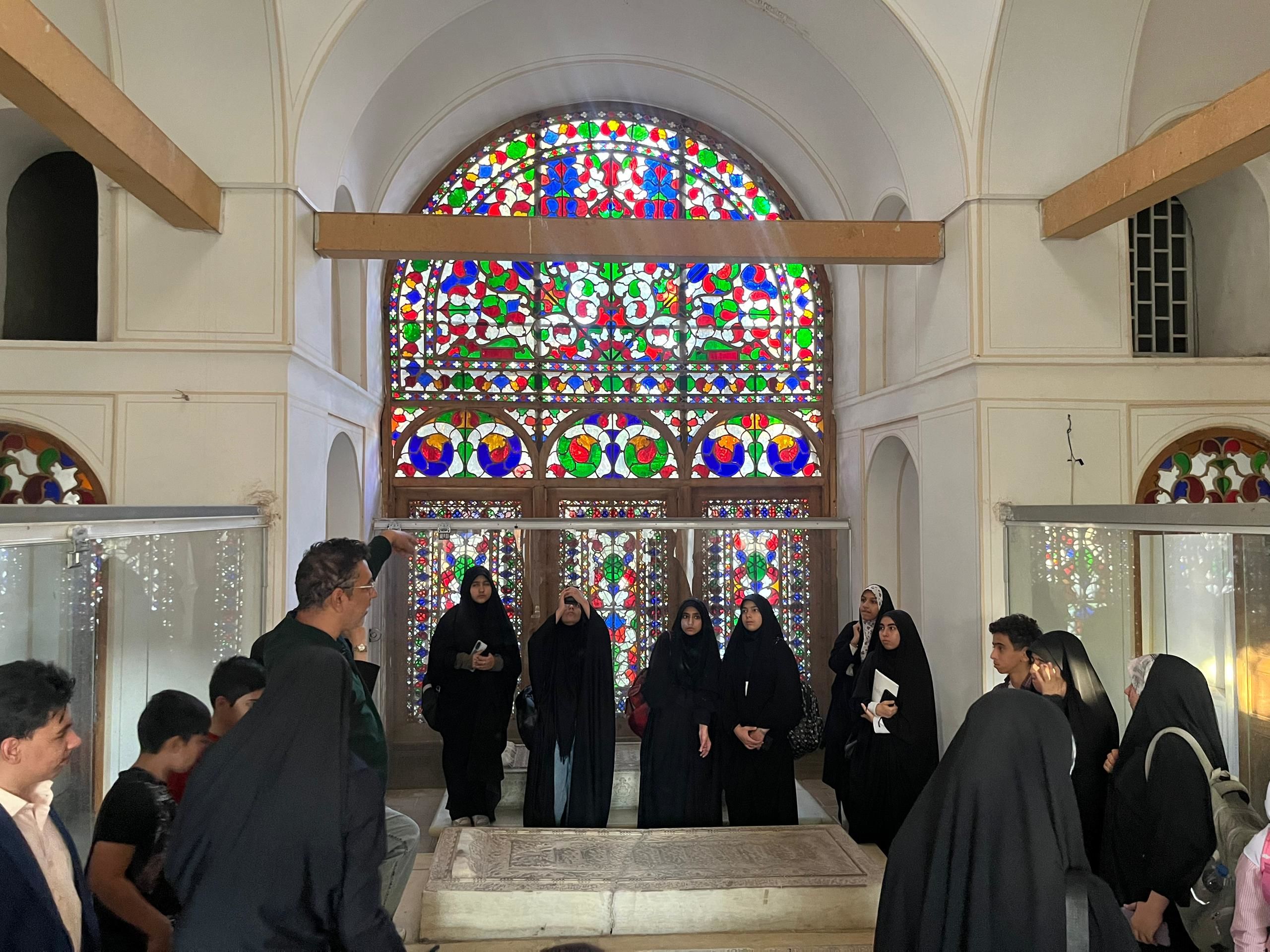 از تالار ادب تا اماکن تاریخی