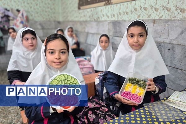 سبزِ سلامت، سپیدِ صداقت، سرخِ زندگی در دبستان هدی