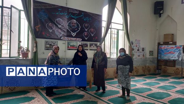 نظافت مسجد پنج تن آل عبا توسط اعضای بسیج