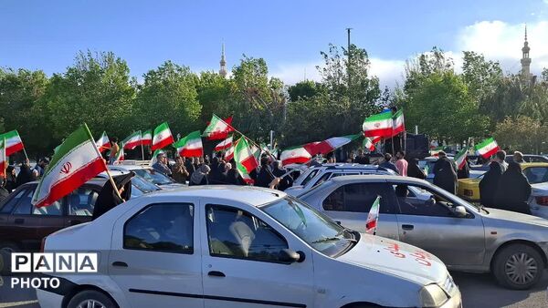 جلوه‌هایی از حرکت کاروان خودرویی بیعت با رهبر انقلاب در شهر کهک
