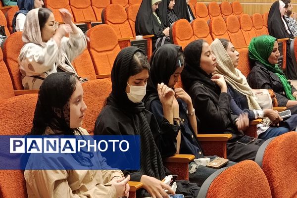 برگزاری نشست صمیمانه هنرمندان و فعالان عرصه رسانه در شهرستان ملارد