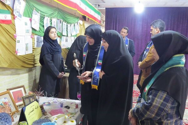 فجر دانش آموزی در قلبِ ری