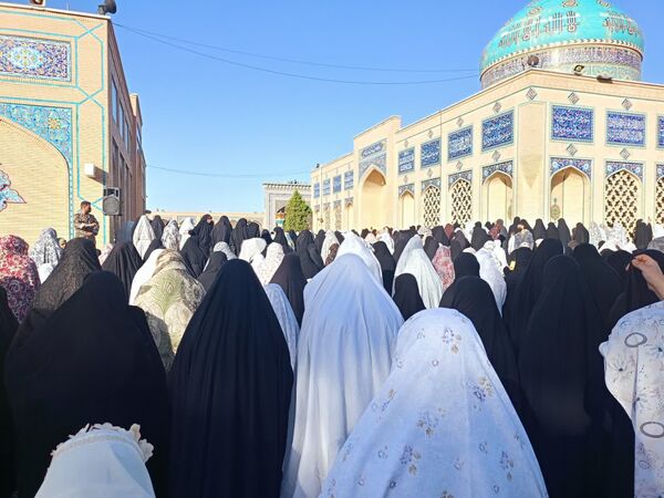نماز عید فطر ۱۰ هزار نفری در کاشمر 