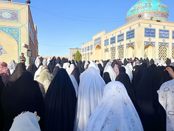 نماز عید فطر ۱۰ هزار نفری در کاشمر 