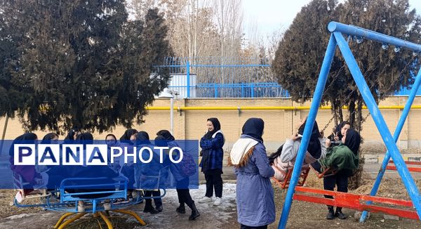 اردوی دانش‌آموزی تمشک مدارس دخترانه انصار و بعثت در زنجان