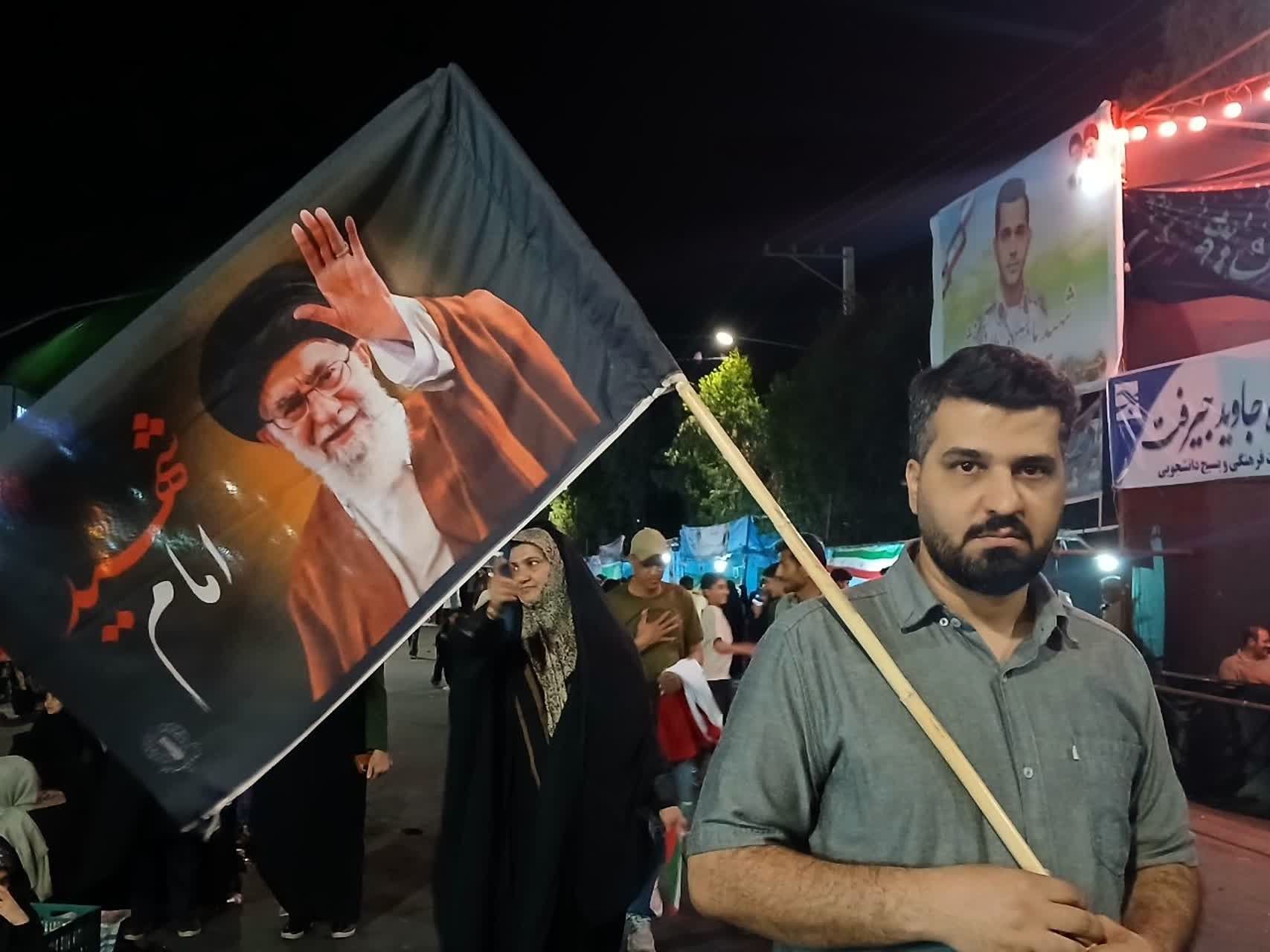 از تجمع تا ایستادگی؛ حضور مردم در چهارراه بعثت برای دفاع از ایران