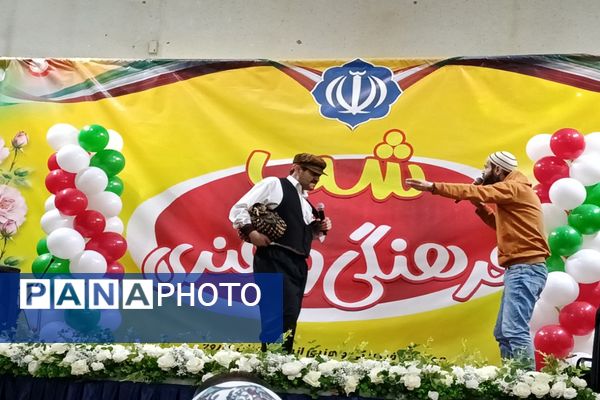 برگزاری مراسم شب فرهنگی و هنری در فاروج