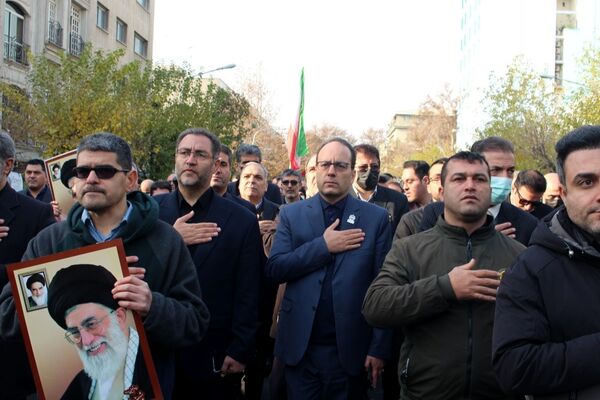 تشییع و تدفین پیکر شهید گمنام در اداره‌کل آموزش و پرورش تهران