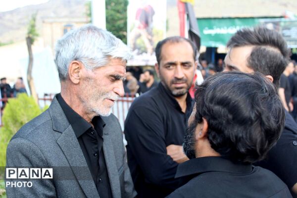 خاکسپاری دو شهید جنگ سوم در گلزار شهدای روستای فردو