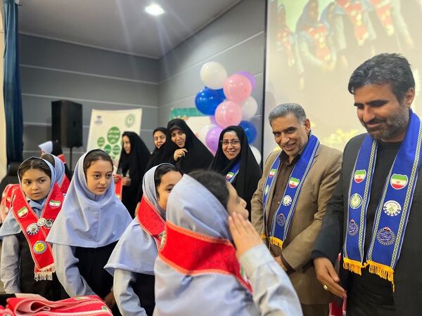 مراسم تحلیف پیشتازان دبستان آرمینه مصلی نژاد ناحیه۶ مشهد