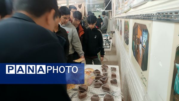 گذری بر روز اول و روز دوم نمایشگاه دهه فجر دبیرستان شاهد ابوذر غفاری