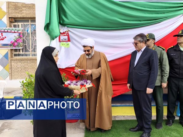 به صدا در آمدن زنگ انقلاب در مدارس اسلام آباد غرب 