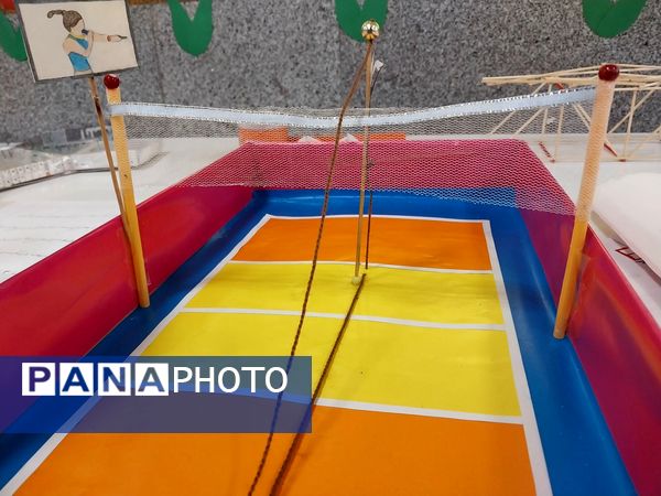 برپایی نمایشگاه ریاضی در دبیرستان آرمینه مصلی‌نژاد