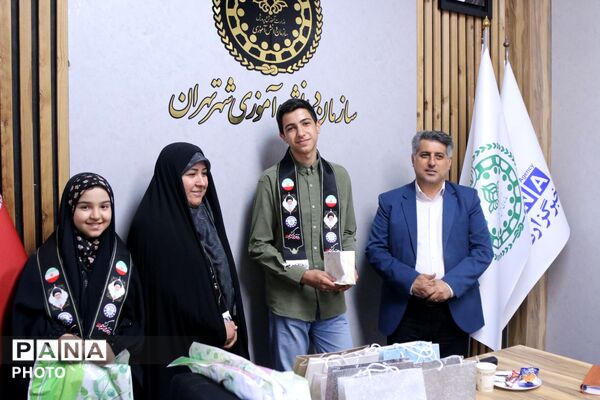 تقدیر از مربیان و دانش‌آموزان پیشتاز در فعالیت موکب‌های سازمان دانش‌آموزی شهر تهران