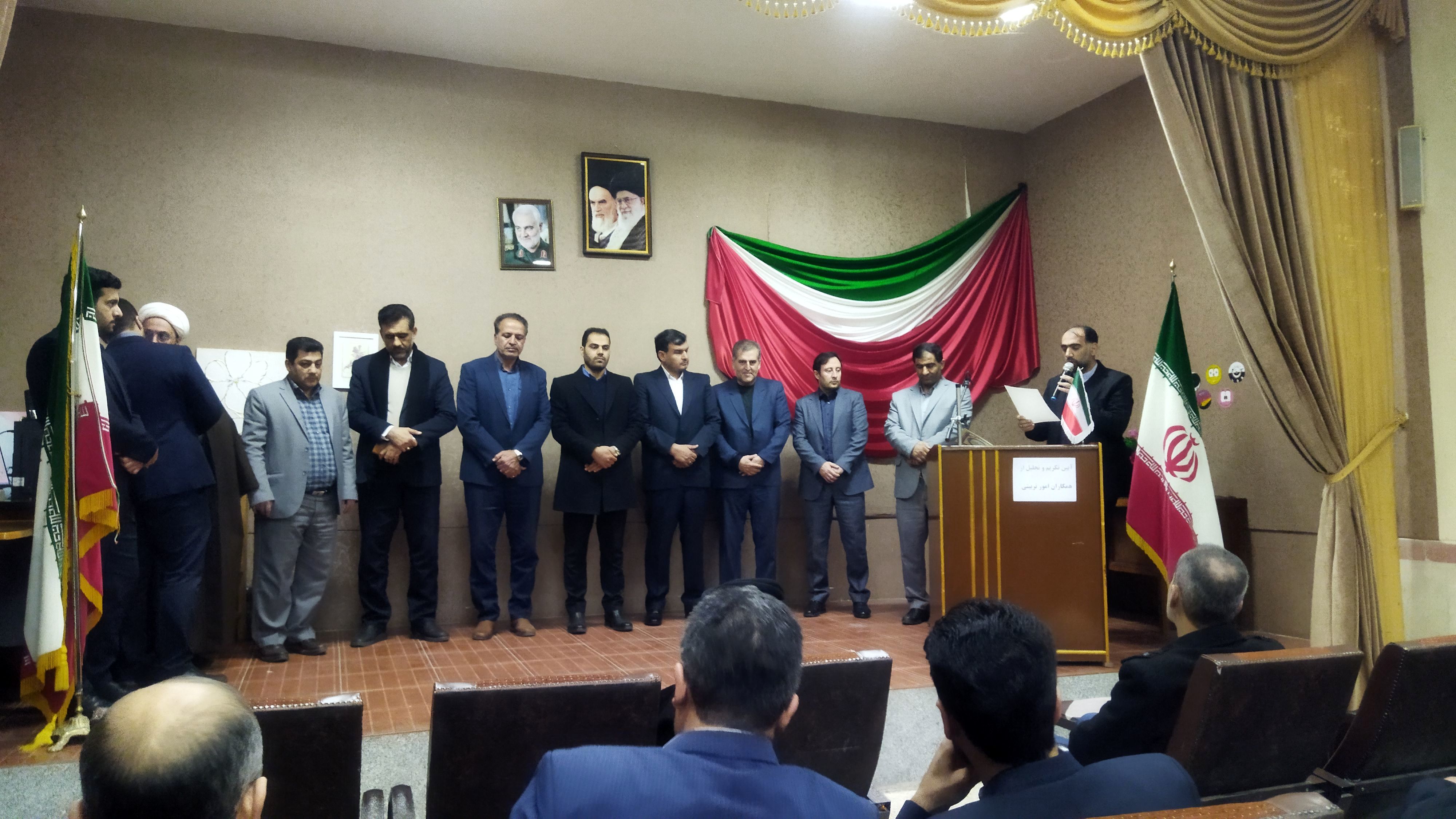 می‌سازیم تا ساخته شویم