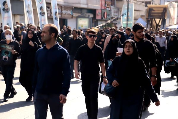 برگزاری مراسم وداع تهرانی‌ها با پیکر ابراهیم رئیسی و همراهانش