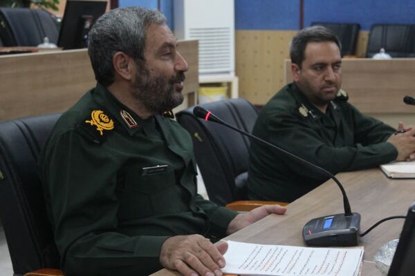 دیدار جمعی از دانش‌آموزان زنجانی با فرمانده سپاه انصارالمهدی 
