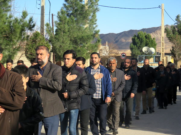 اجتماع و دسته روی عزاداران علوی در شهر درق برگزار شد