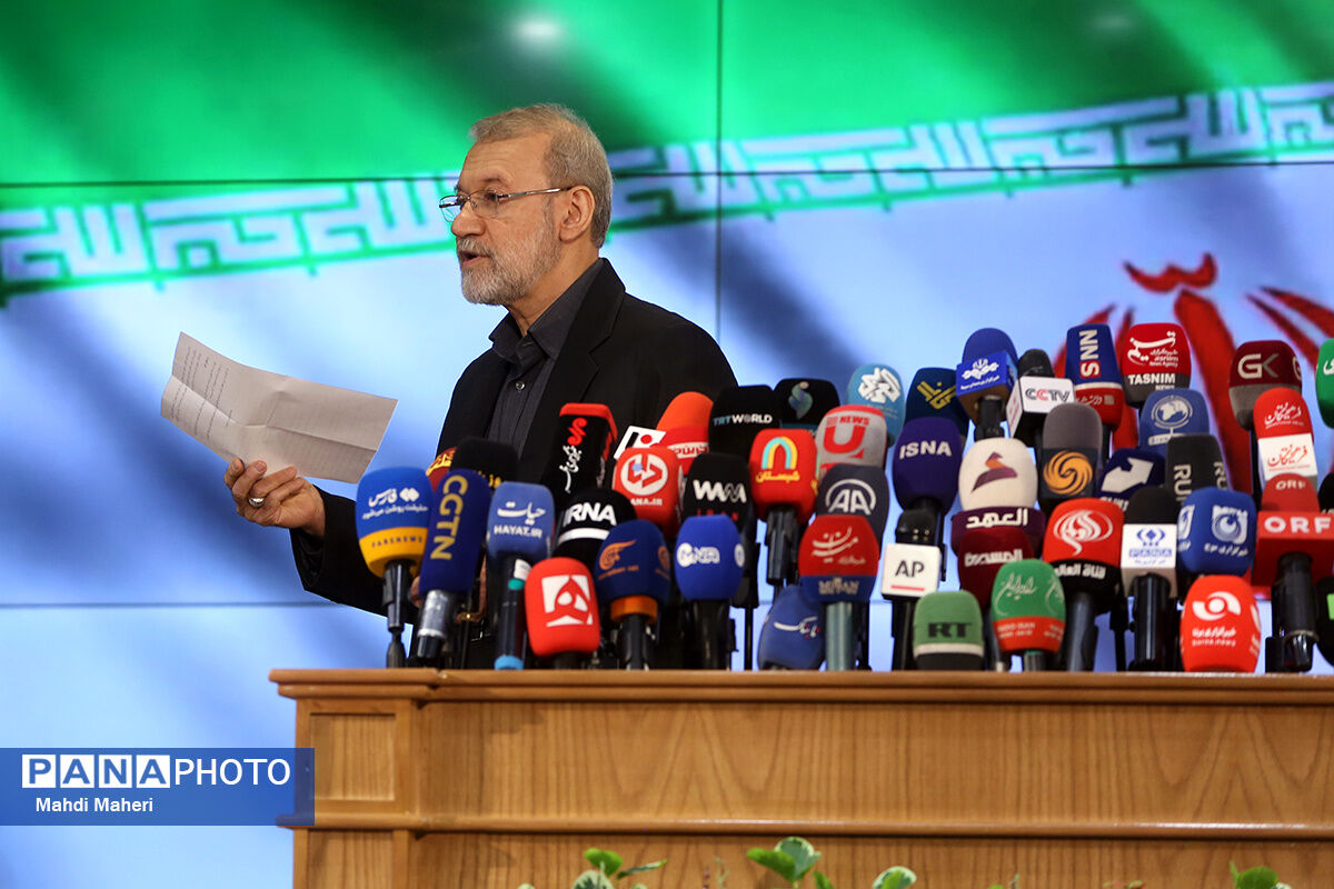 نقش شهید علی لاریجانی در احیای فرهنگی بعد از جنگ هشت‌ساله