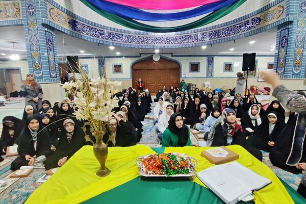 اعتکاف دختران آسمان با محوریت بصیرت نوجوان و حاج قاسم سلیمانی در باقرشهر 