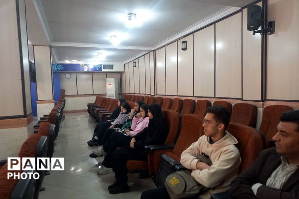 جشنواره «همیار معلم» در اداره آموزش‌وپرورش شهریار