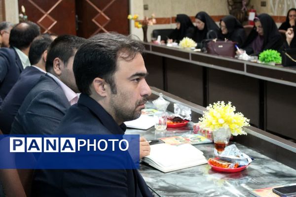 نشست مدیران مجری طرح نماد ناحیه یک یزد