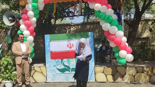 آیین نواختن زنگ مهر، ایثار و شهادت در دبستان شاهد حاج تقی آقا بزرگ ناحیه یک مشهد 