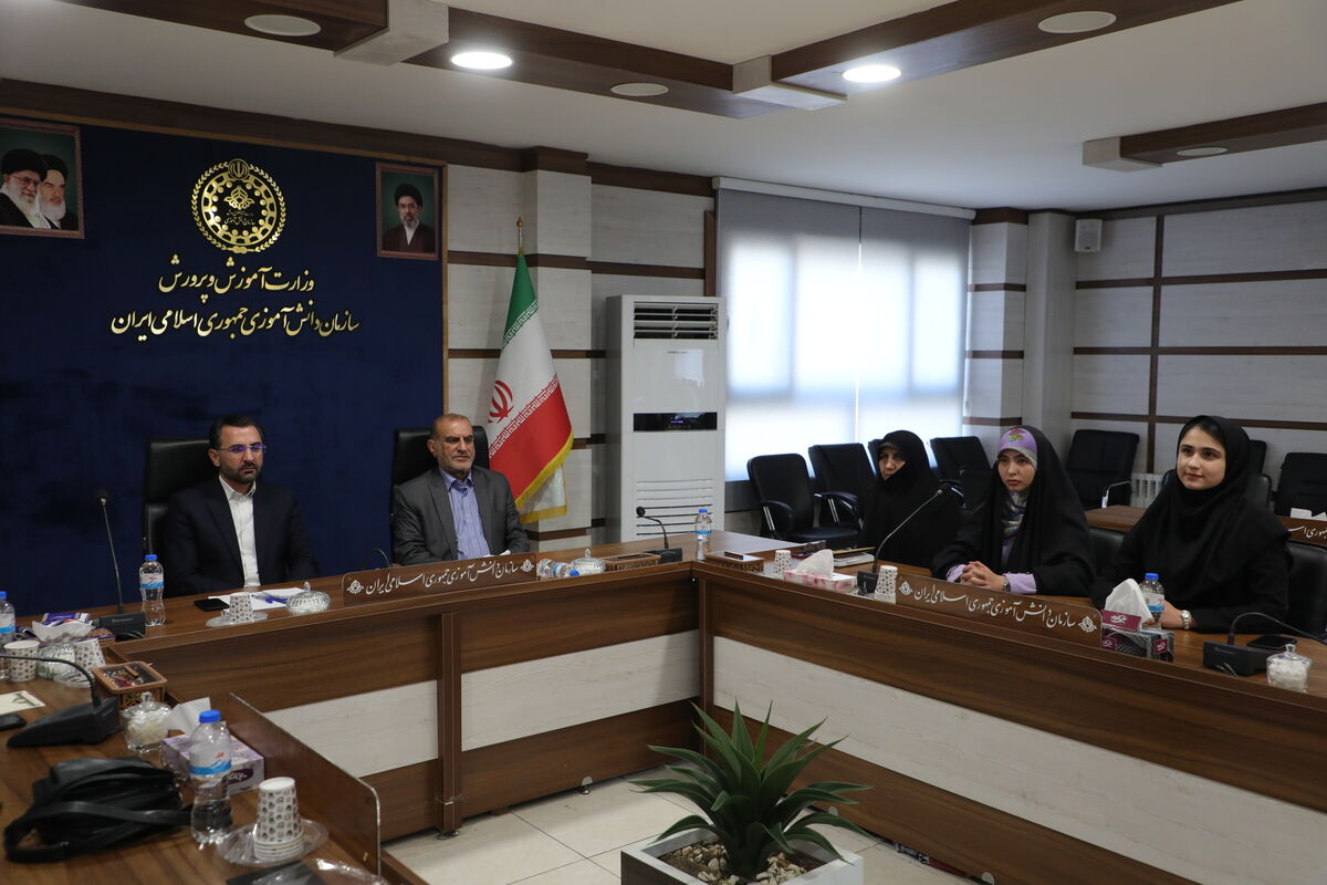 برگزاری نشست صمیمی هیأت‌رئیسه مجلس دانش‌آموزی با قائم مقام معاون وزیر در سازمان دانش‌آموزی کشور