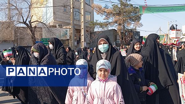 حضور پر شور مردم ساوه در یوم الله ۲۲ بهمن