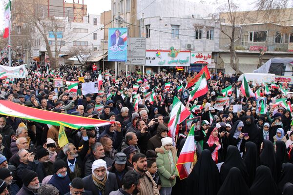حماسه حضور مردم قروه در راهپیمایی ۲۲ بهمن؛ تجلی وحدت و وفاداری به انقلاب
