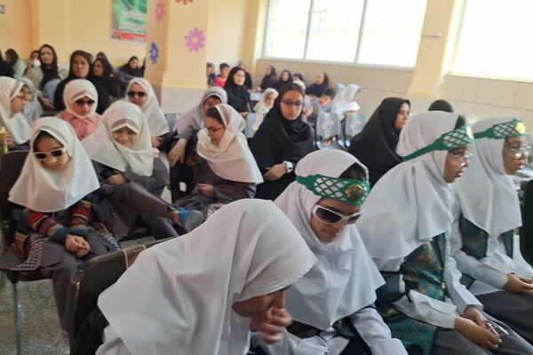 بزرگداشت روز عصای سفید در آموزشگاه شوریده شیرازی