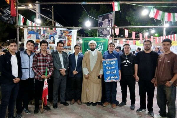 برپایی موکب فرهنگی توسط بسیج دانش آموزی و انجمن اسلامی دبیرستان نمونه آیت الله خامنه ای